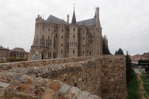 城壁と司教館