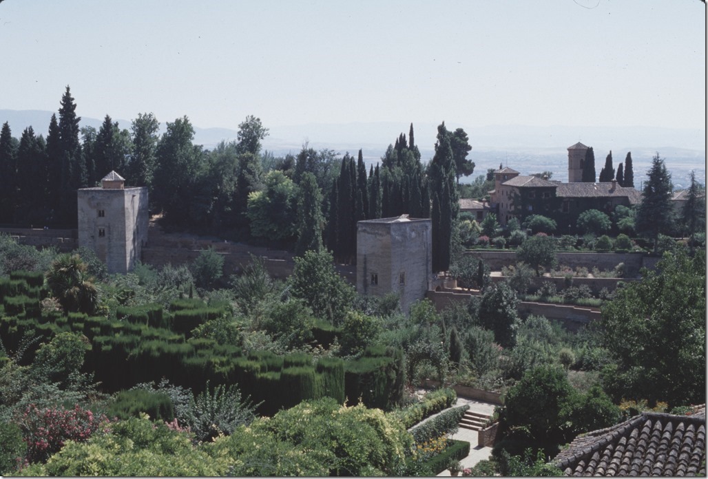 1980-08-17　Granada　ヘネラリフェ庭園からの眺め