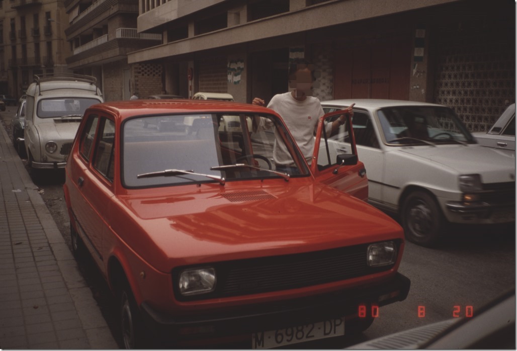 1980-08-20　Granada　駐車したレンタカーと