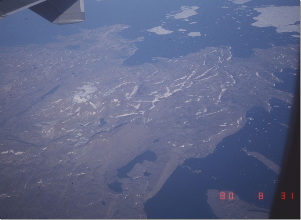 1980-08-31　機内から見た地上　